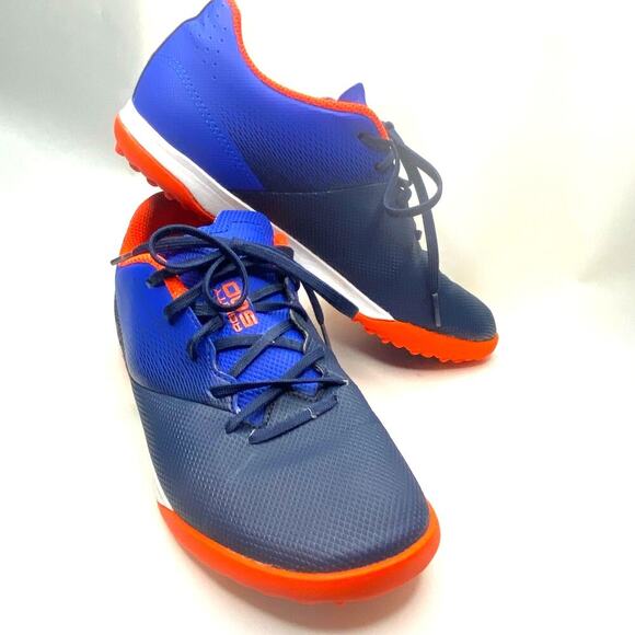 Kipsta Agility Soccer Shoes Size 5 Juniors - Picture 2 of 5